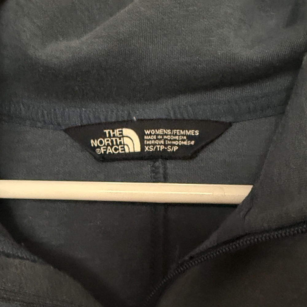 The North Face Women's quarter zip poncho sweatshirt - Picture 2 of 4